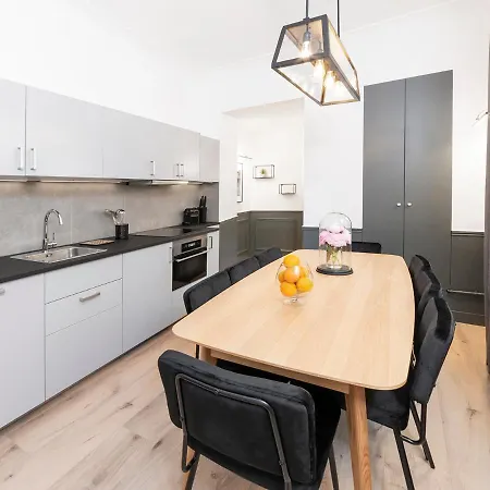 Livinparis - Luxury 3 Bedrooms Opera I Paris